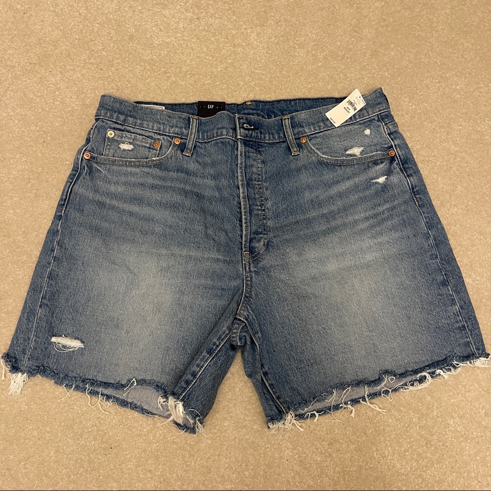 NWT GAP Cheeky Midi Short High Rise